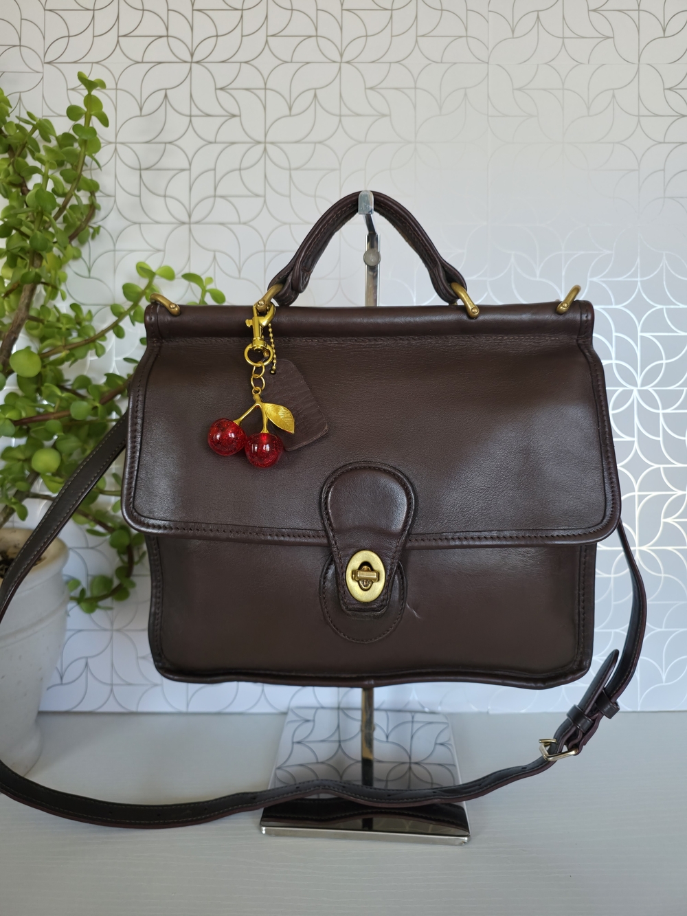 Iconic Vintage Coach Willis Bag (Style #9927